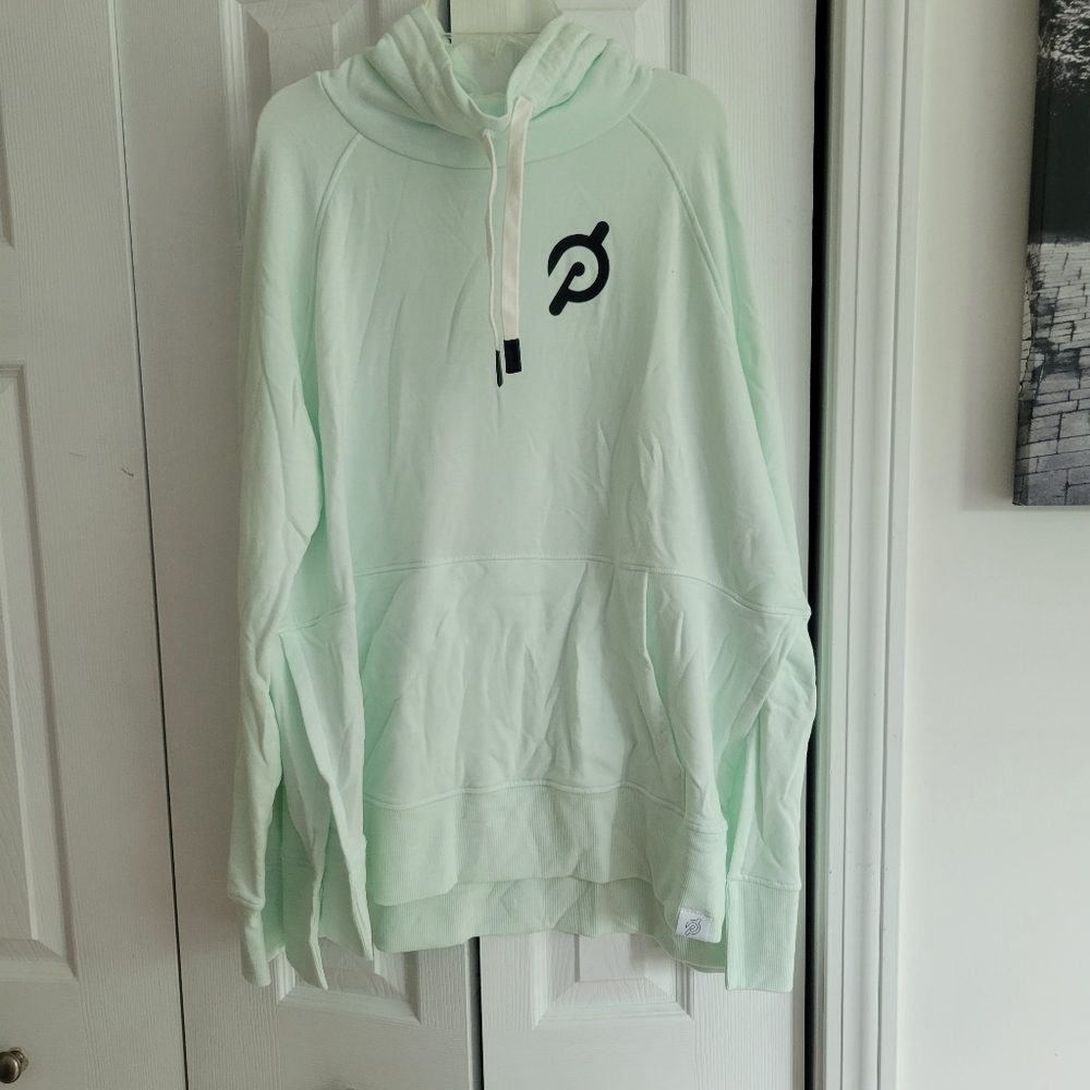 Women's peloton fleece pullover